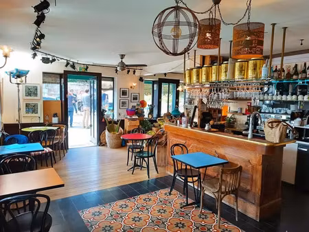 beau restaurant traditionnel - salon de thé renommé à céder