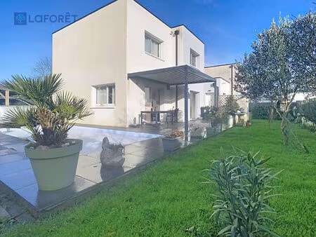 a vendre maison caudan 6 pièce(s) 115 m2