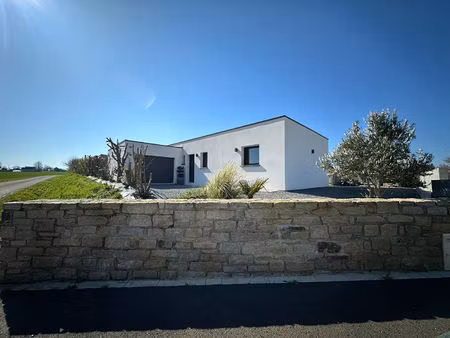 a vendre à saint derrien - maison plain pied 107 m²