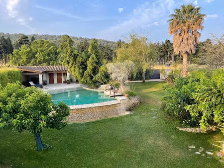 les pennes mirabeau - maison t5 avec garage sur 1094m² de parcelle.