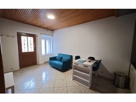 location appartement  m² t-2 à juziers  750 €