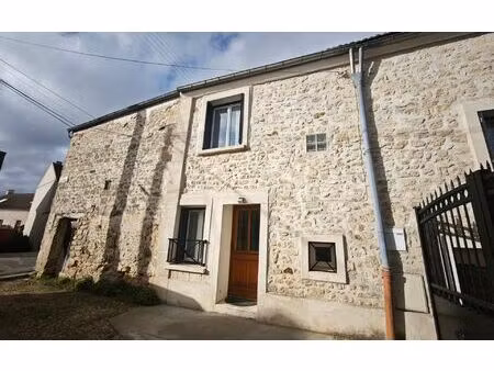 location appartement  m² t-2 à juziers  800 €