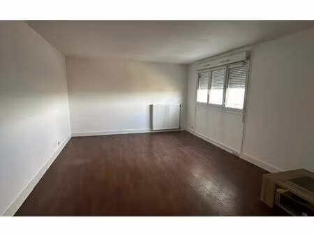 location appartement  m² t-3 à saint-ouen-l'aumône  1 150 €