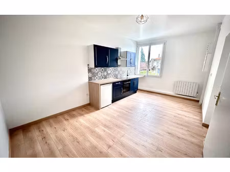 location appartement  m² t-2 à trélissac  600 €