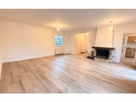 location maison  96.52 m² t-4 à chaponost  1 500 €