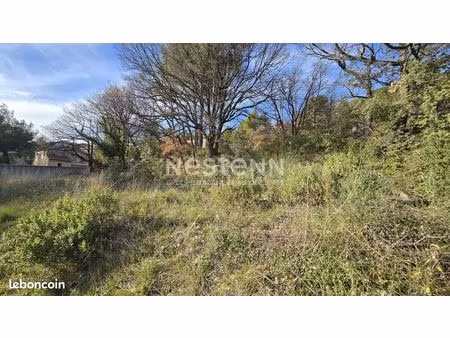 terrain 880 m² puyloubier