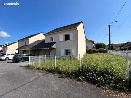 à louer – maison entièrement rénovée et climatisée avec jardin
