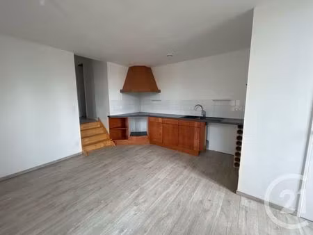 appartement t3 à louer - 3 pièces - 61 m2 - ombree d anjou - 49 - pays-de-loire