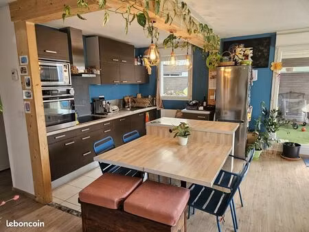 appartement meublé / 4 pièces / 84 m² / 2 places de parking