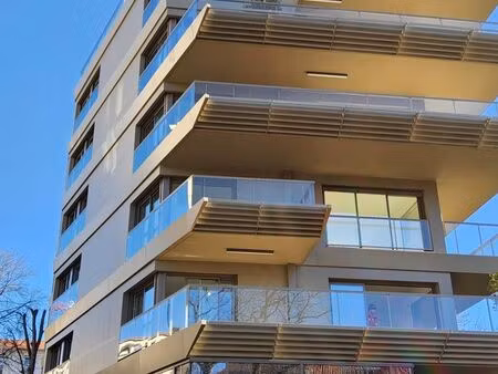 studio 1 pièce 28 m²