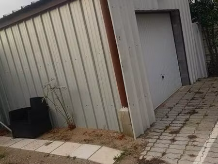 parking/box 1 pièce 18 m²