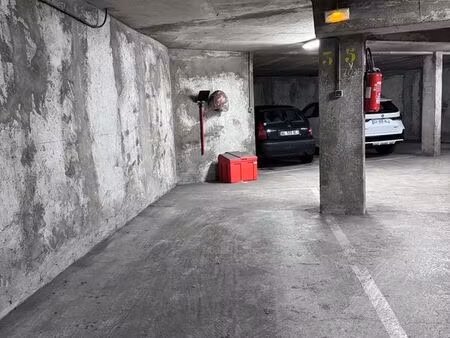 ◊ place de parking couverte & sécurisée – saint-germain-en-laye