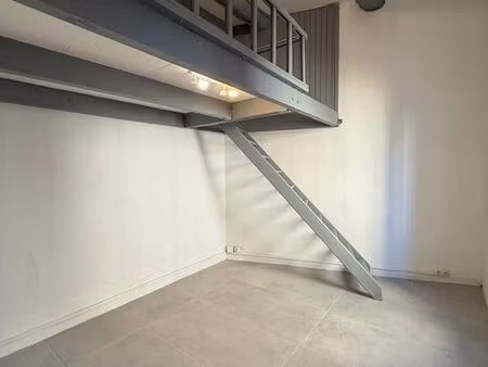 location studio 31 m2 - 13010 - menpeti