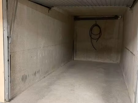 garage à louer