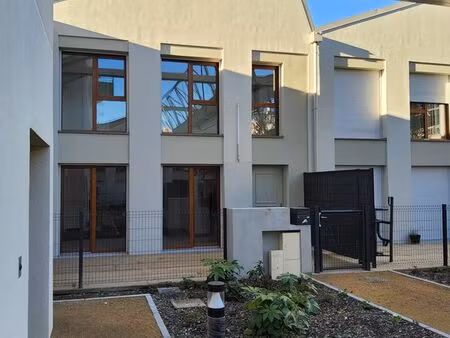 pavillon 4 pièces 84 m²