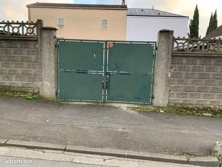 box à louer à stains