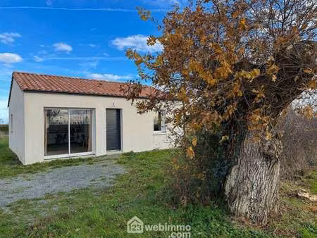 vente maison à montournais (85700) : à vendre / 60m² montournais
