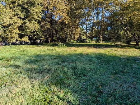 exclusivité : terrain viabilisé de 1800 m² à lesparre-médoc. calme absolu  environnement..