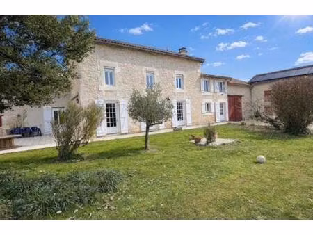 maison en pierre en bon état à valdivienne 86  10 pièce(s) 210 m2