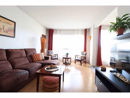 appartement saint denis 4 pièce(s) 75 m2 + balcon + cave