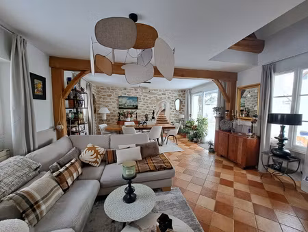 magnifique longère avec beaucoup de cachet!