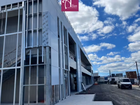 à louer - local commercial 220m2 rdc - neuf - jarry