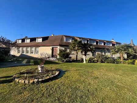 vente propriété 8 pièces 313 m2 à chamouille