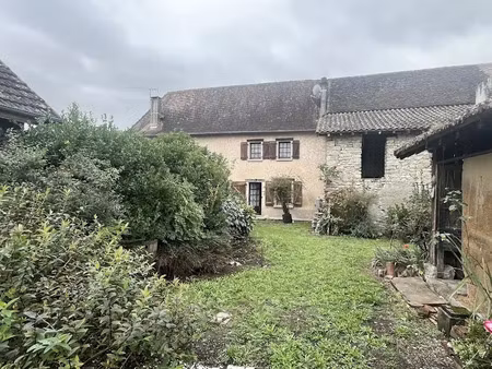 vente maison 9 pièces 195 m² à saint-palais (64120)  180 000 €