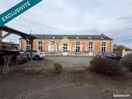 immeuble 300 m² beaufort-en-anjou