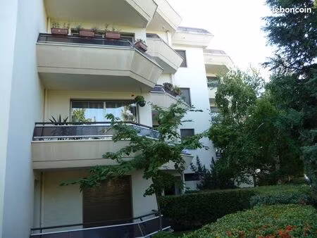 appartement f 3 + garage proche stade philippe marcombes