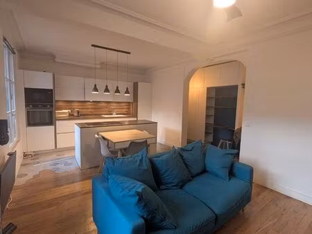 t2 (49m²) rénové – 9e arrondissement au pied de montmartre – balcon