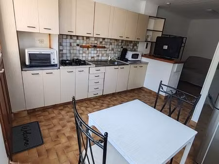 studio spacieux en rez-de-jardin