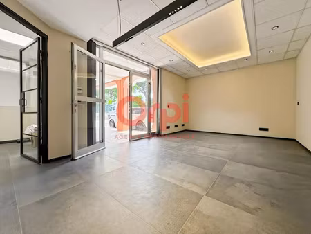 location locaux professionnels à frejus (83600)  nan €