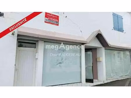 vente bureaux et commerces à port-joinville (85350) : à vendre / 88m² port-joinville