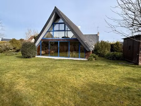 maison construite en parpaings et bois