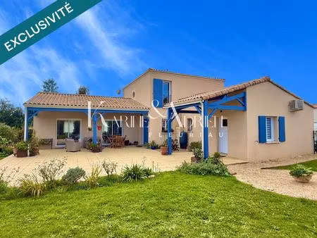villa avec vie de plain-pied  jardin et double garage