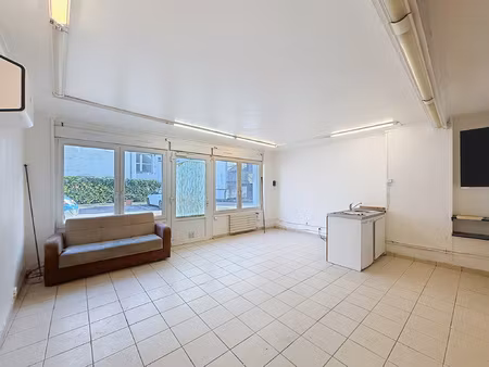 thionville | appartement à renover - t2 55 75 m2 - en rez-d