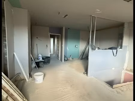 appartement 64 m² à terminer de rénover + grande surface de 75 m² en rez-de-chaussée