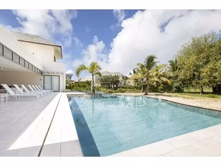 villa d’exception au sein du quartier the gardens - mzimc1034