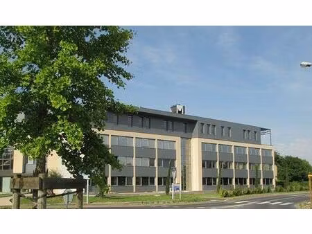 location bureau ecully 486 m²