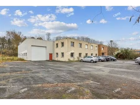 location local d'activités bondoufle 948 m²