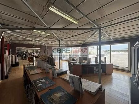 vente commerce lons 745 m²