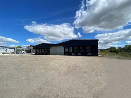 vente/location local d'activités angerville 4 230 m²