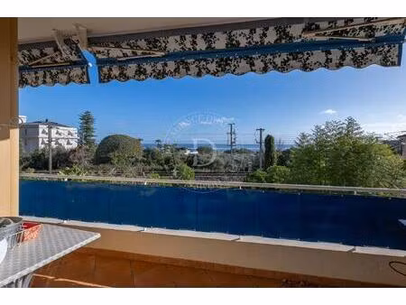 3 pièces de 90 m2 avec terrasse  vue mer et parking