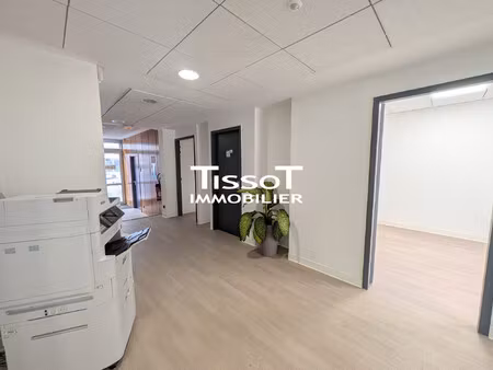location local professionnel 120m² nimes 30000