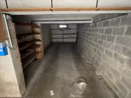 location garage 30 m² à marseille 6 (13006)