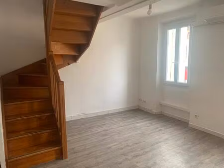 location appartement 2 pièces 43 m² à pierrefeu-du-var (83390)