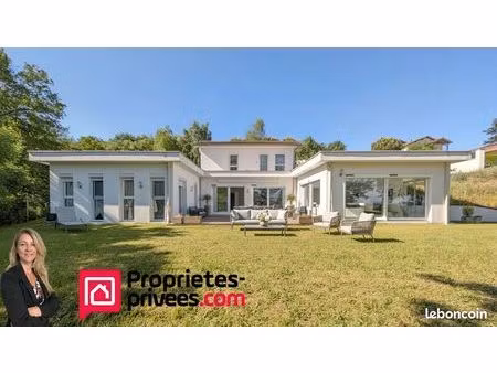 maison 6 pièces 196 m²