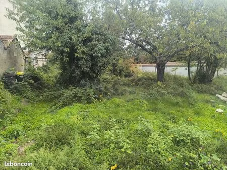 terrain 600 m² cognac