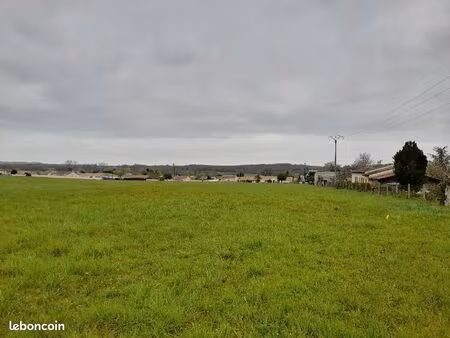 terrain 1 485 m² julienne